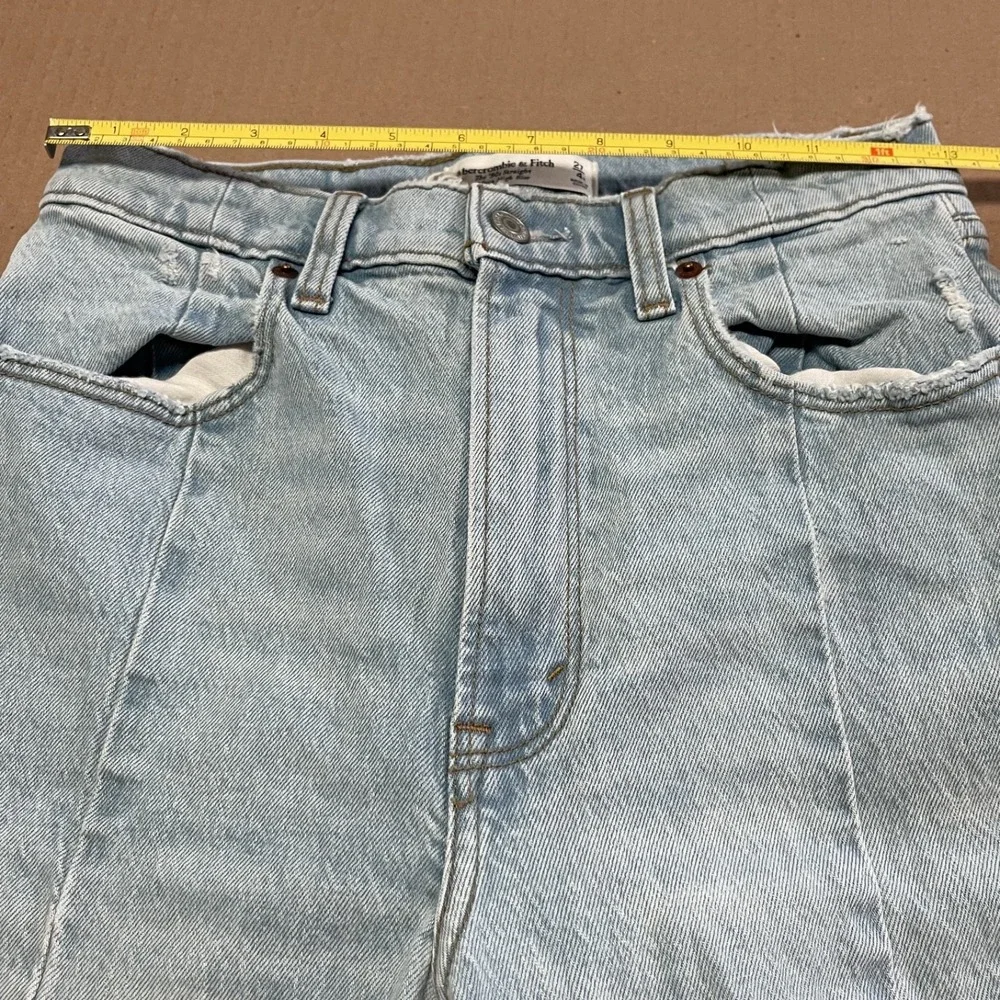 Abercrombie & Fitch Women's 27 Ultra High Rise 90's Relaxed Straight‎ Leg Denim